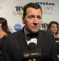 Mark Lindsay Chapman